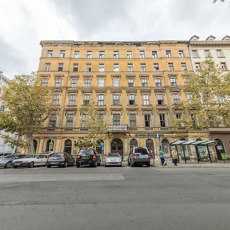 Atlanta Apartment Is In The Heart Of 부다페스트 외부 사진
