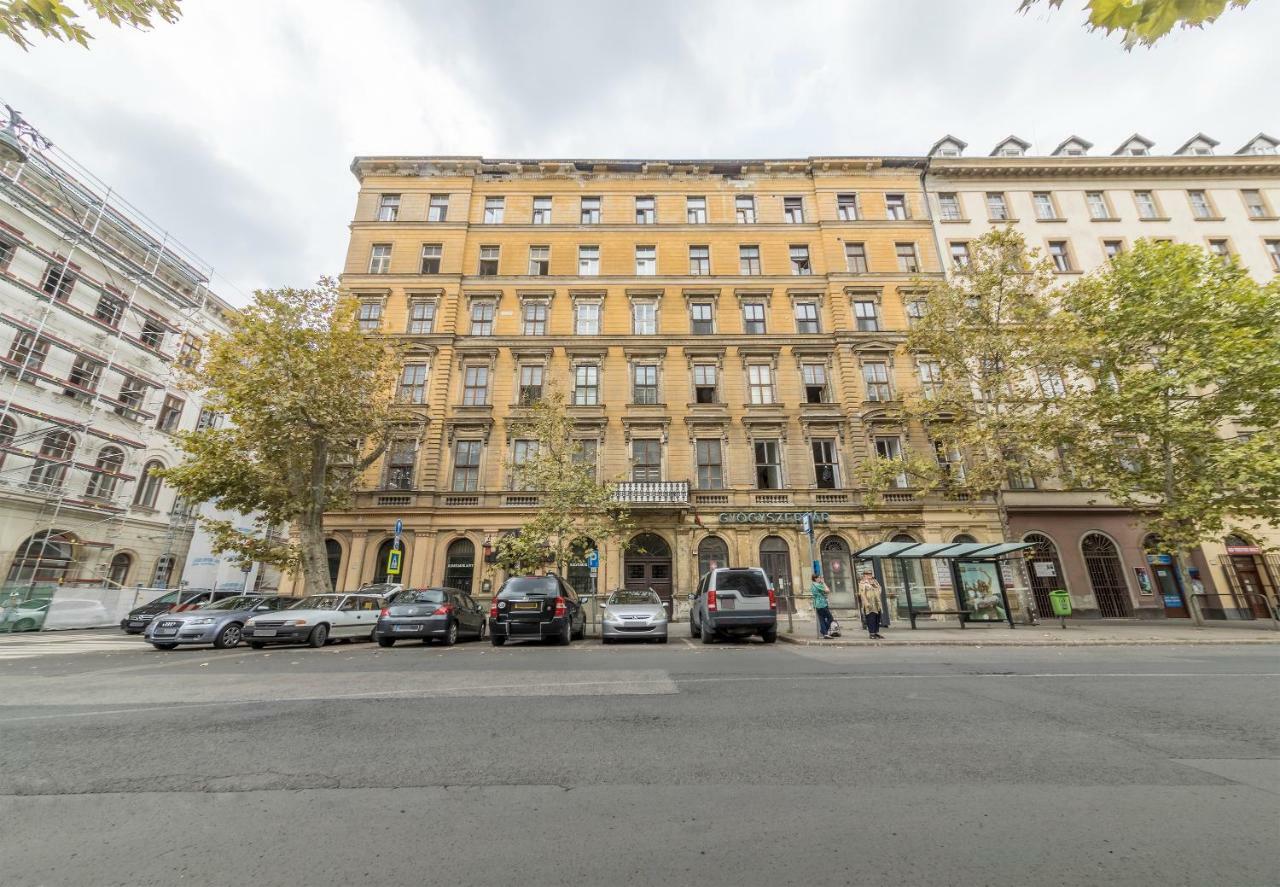 Atlanta Apartment Is In The Heart Of 부다페스트 외부 사진