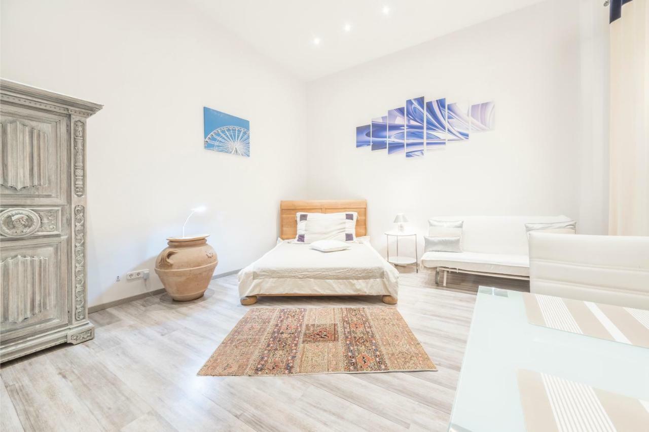 Atlanta Apartment Is In The Heart Of 부다페스트 외부 사진