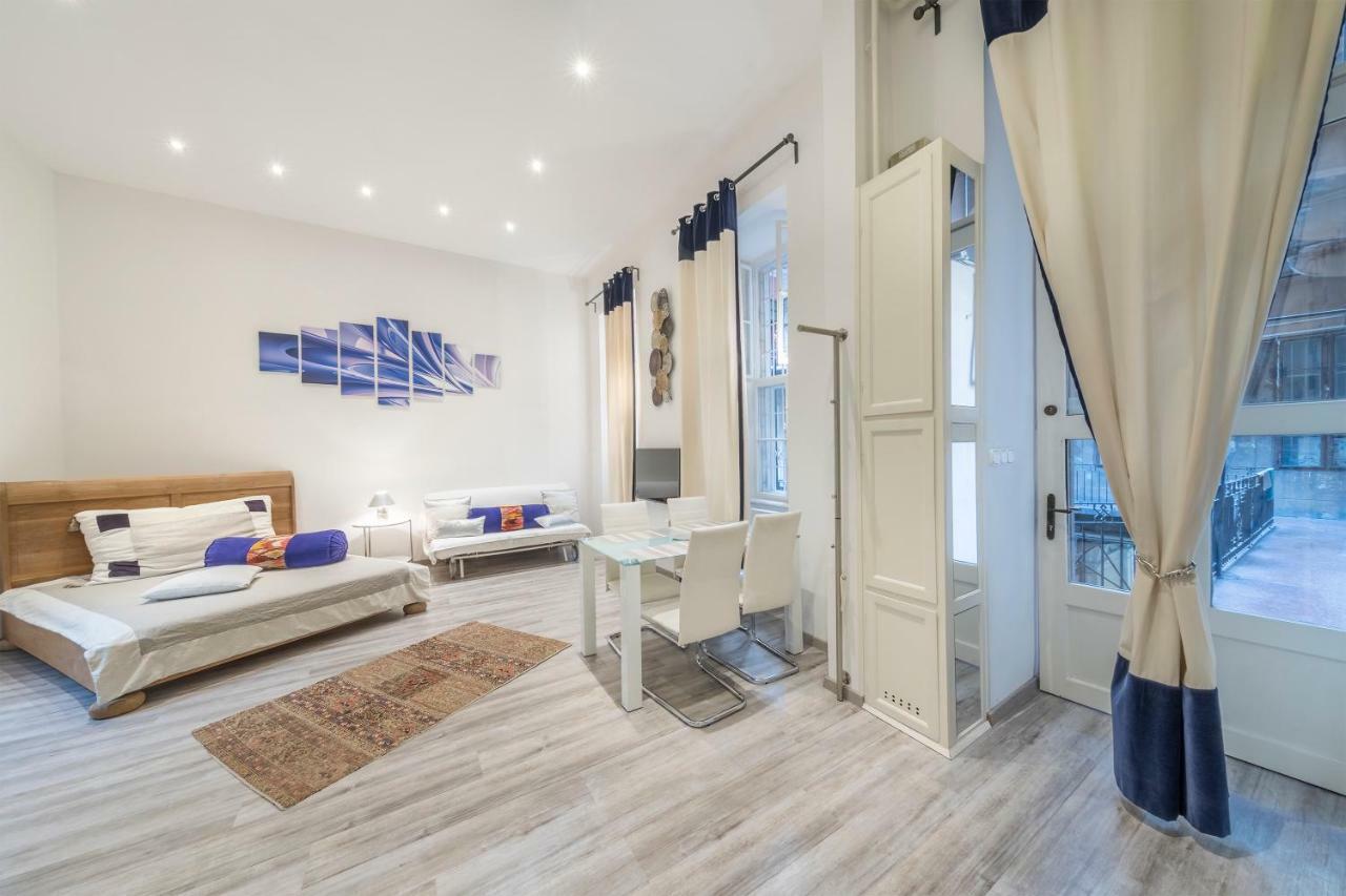 Atlanta Apartment Is In The Heart Of 부다페스트 외부 사진