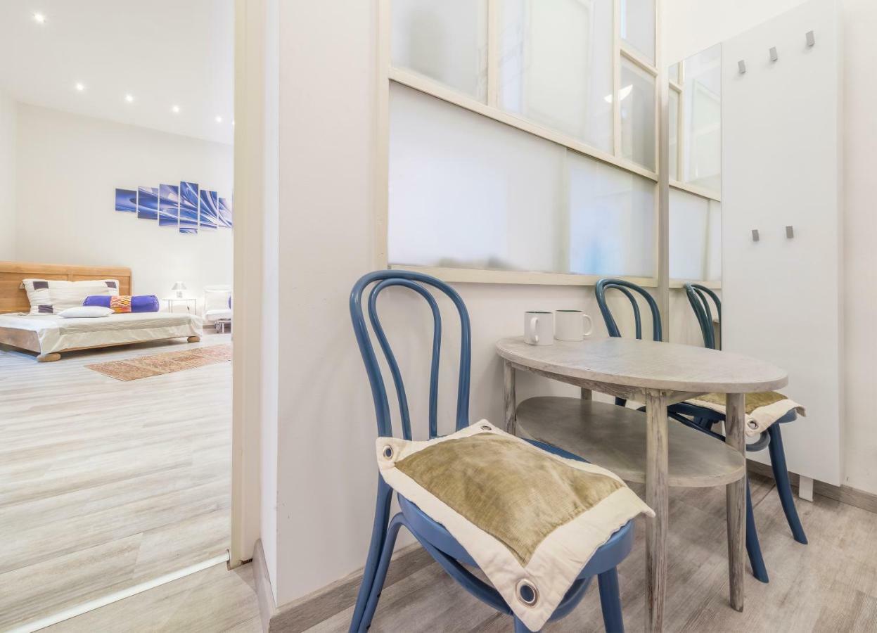 Atlanta Apartment Is In The Heart Of 부다페스트 외부 사진